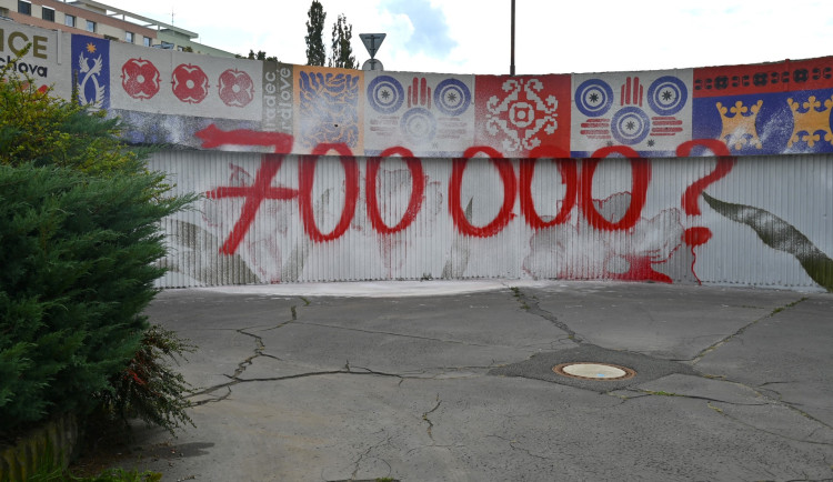 Street art na hradecké Benešovce zničil vandal, lidé ho na sociálních sítích nešetří