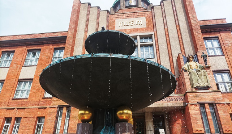 Dnešní debata v Muzeu východních Čech v Hradci připomene oběti holokaustu