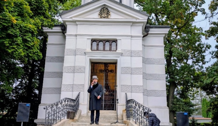 Hardtmuthova hrobka prošla rekonstrukcí. Lidé si ji mohou prohlédnout