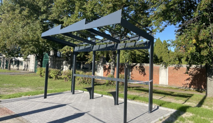 Ostravský obvod Vítkovice dokončuje modernizaci sedmi autobusových zastávek