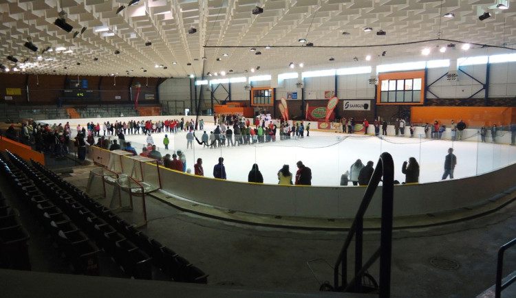 Vytáhněte brusle, v Hradci a Náchodě začíná sezóna veřejného bruslení