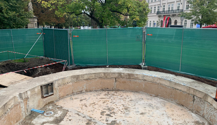 Fontána Corso se po šestimilionové opravě znovu rozezní hudbou Bedřicha Smetany