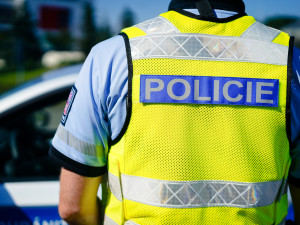 Ztracenému houbaři „přestaly sloužit nohy“. Pátralo po něm 30 policistů s termovizí