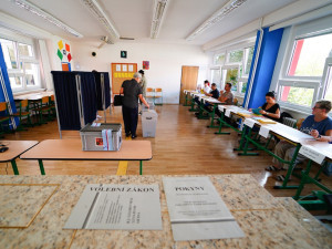 Na Bruntálsku probíhají dvě referenda, rozhoduje se o elektrárnách a restauraci