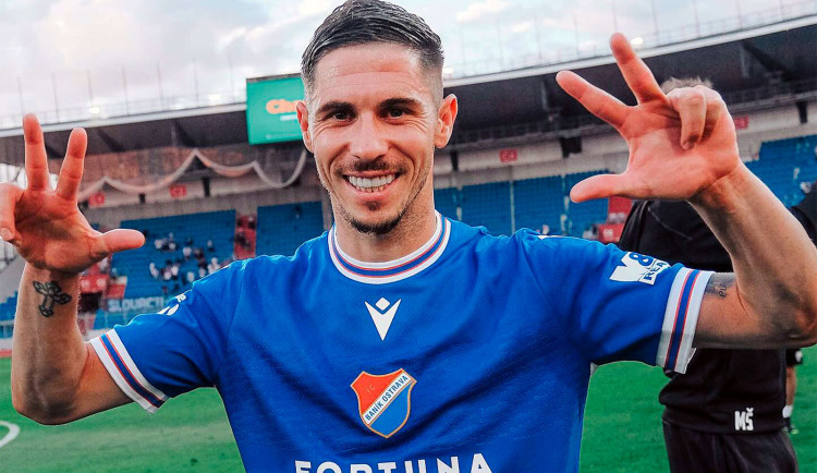 Plavšić mimo hru na měsíc, trápí ho poraněná třísla.