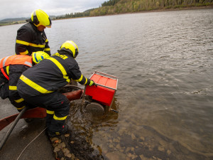 VIDEO: Požár v lese jen nanečisto. Záchranné složky trénovaly na Bruntálsku