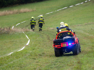 VIDEO: Požár v lese jen nanečisto. Záchranné složky trénovaly na Bruntálsku