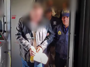 Z Ostravy do Paraguaye a zpět. Exposlanec Wolf je po letech na útěku v rukou policie