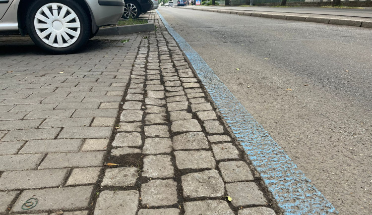 Za parkování v modrých zónách v Brně řidiči zaplatí už od nedělního odpoledne