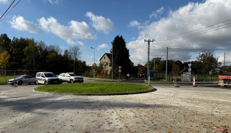 Kruhový objezd u Záblatí bude zprůjezdněný začátkem listopadu, plánuje kraj. Foto: Se svolením města Bohumín