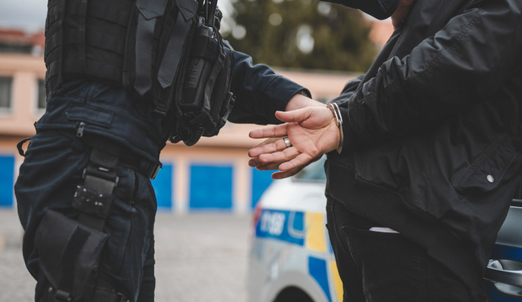 Z vraždy v centru Zábřehu policie obvinila patnáctiletého chlapce, je ve vazbě. Vybíjel si vztek
