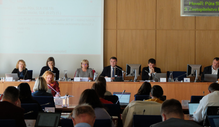 Liberecké zastupitelstvo se návrhem na odvolání hejtmana zabývat dnes nebude