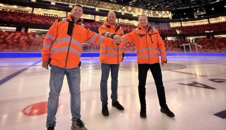 Město Jihlava převzalo v noci Horáckou arénu, v sobotu ji začne uvádět v život