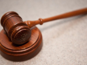 Za pokus o vraždu ženy zapálením uložil soud v Ostravě výjimečný trest 24 let
