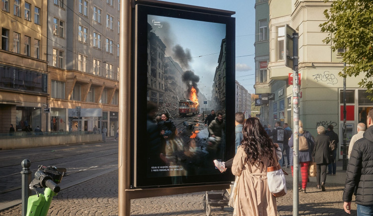 Praha zničená válkou. Paměť národa spustila v ulicích kampaň na podporu Ukrajiny
