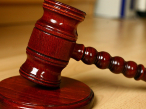 Soud potvrdil mladíkovi 16,5 let za vraždu v Ostravě, kolemjdoucího ubil k smrti