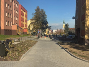 V Novém Jičíně skončila druhá etapa úprav panelového sídliště Nerudova