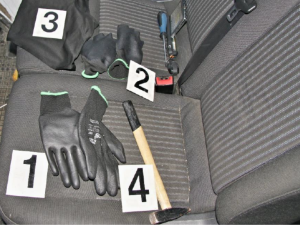 Recidivista chtěl ukrást 180 krabiček cigaret, místo toho ho policie přistihla při činu