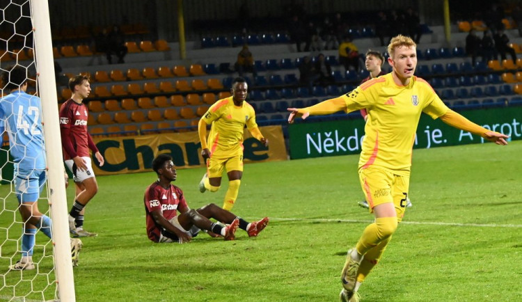 Výsledková krize končí, Jihlava po hattricku Křehlíka zválcovala béčko Sparty