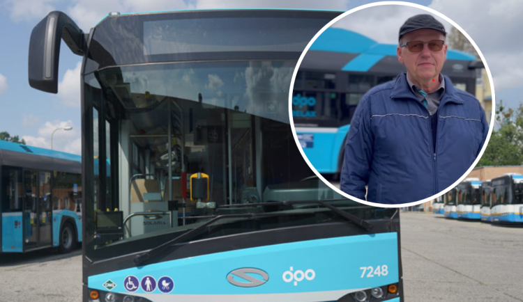Řidič autobusu Josef má na kontě 1,25 milionu kilometrů. V Ostravě jezdí už 38 let