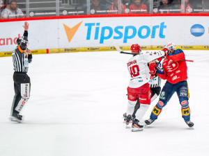 Oceláři poprvé doma nebodovali, podlehli Dynamu