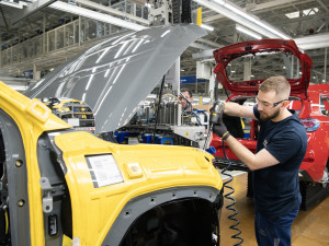 Těžké časy pro automobilku v Nošovicích. Výrobu zastaví i v pondělí 10. listopadu