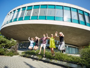 Vysoká škola báňská měla být v Praze, před osmdesáti lety zahájila výuku v Ostravě