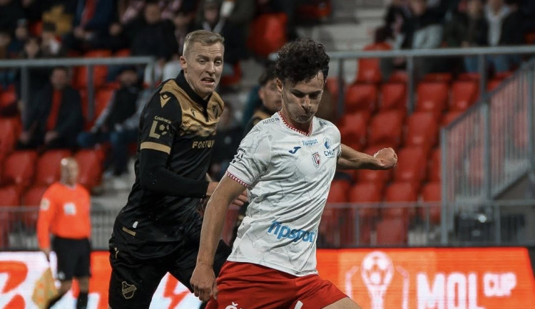 Ostrava přestřílela 4:3 po prodloužení Pardubice a je ve čtvrtfinále poháru