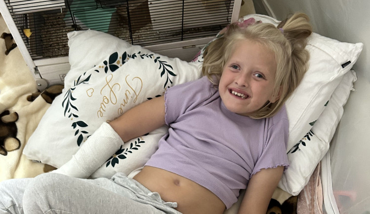 Eliška má vážnou nemoc mozku, v ČR není léčba. V Prostějově bude charitativní koncert