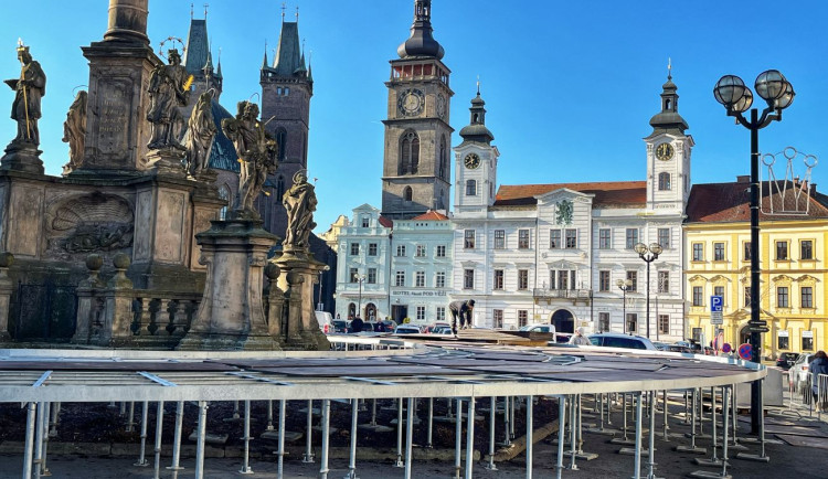 Ledová zábava v centru Hradce nebude ani letos chybět, kluziště se otevře za týden