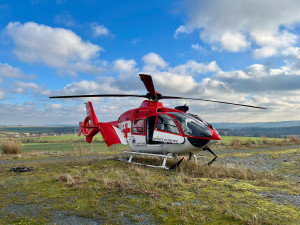 FOTO: Potápěč ztratil vědomí pětadvacet metrů pod hladinou, letěl pro něj vrtulník. Foto: Se svolením ZZS MSK
