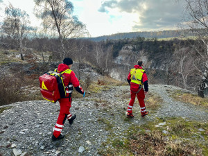 FOTO: Potápěč ztratil vědomí pětadvacet metrů pod hladinou, letěl pro něj vrtulník. Foto: Se svolením ZZS MSK