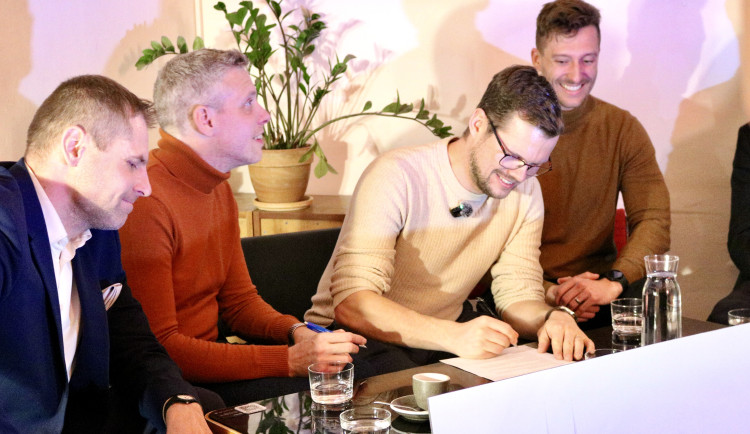 V Brně se rýsuje liberální koalice. Hollan rezignuje, se spojením nesouhlasí