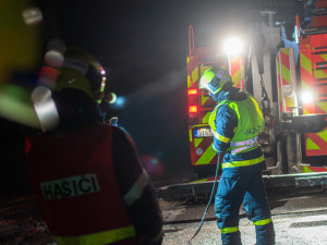 Sypač mimo silnici i uzavřené úseky. Jak to vypadá na silnicích a jaké bude počasí?