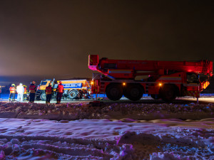 Sypač mimo silnici i uzavřené úseky. Jak to vypadá na silnicích a jaké bude počasí?