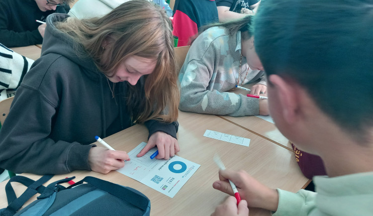 Piškvorky umí na Vysočině nejlépe hrát studenti jihlavského gymnázia Ad Fontes