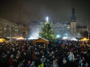 I v Ostravě zahájili advent. Na náměstí se roztočilo kolo, otevřelo se kluziště