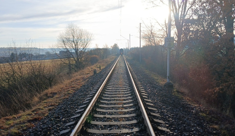 Rychlík najel ve vysoké rychlosti do ovcí, které se pohybovaly v kolejišti