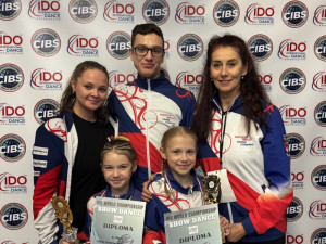 Stříbro, bronz a Top 10. Bohumínští tanečníci ovládli světový šampionát v Itálii