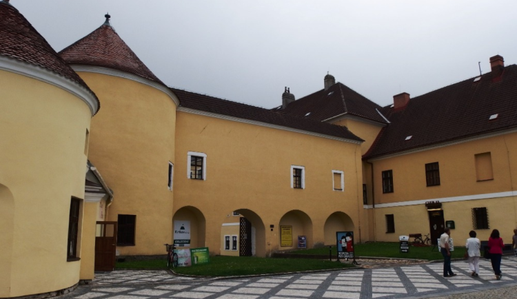 Krnov patřil rodu Hohenzollernů, z něhož vzešel císař. Z města je vyhnal Albrecht z Valdštejna