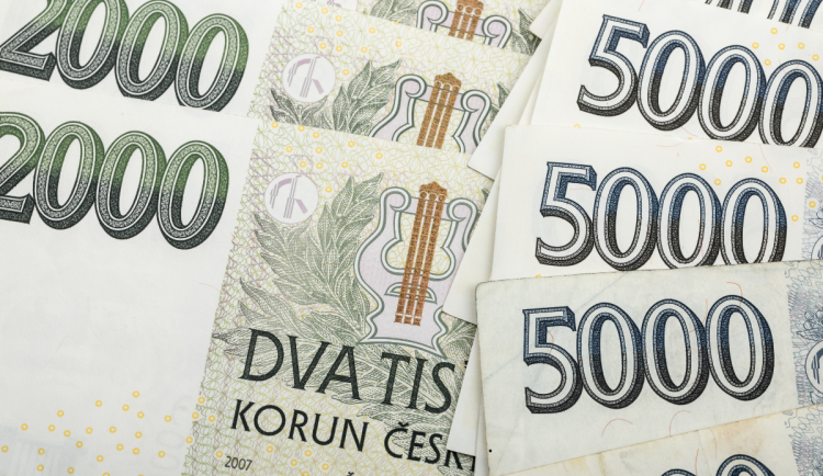 Pozor na falešné půjčky. Podvodníci spoléhají na to, že potřebujeme peníze na dárky