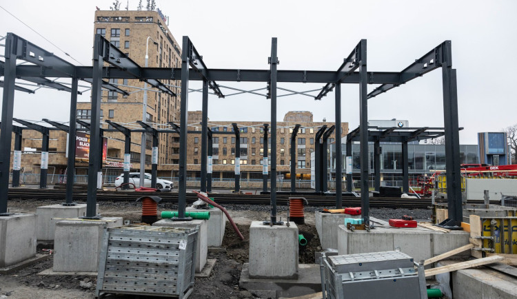 Tramvaje se vrací na náměstí Republiky, linka číslo 2 bude jezdit častěji