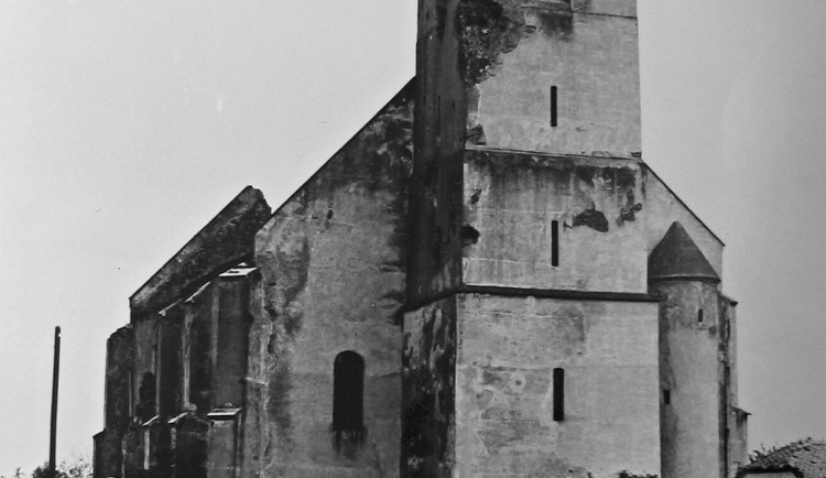 DRBNA HISTORIČKA: Když památka překážela komunistům. Smutný konec gotického klenotu Osoblahy