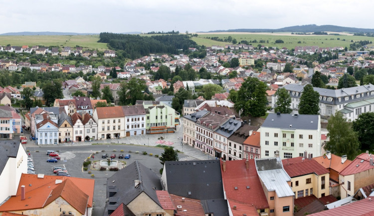 Tachov schválil rozpočet na rok 2026. Počítá se schodkem
