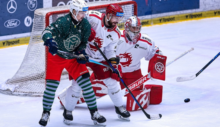 Vyprodaný zápas v Budvar aréně rozhodla první střela na branku, Třinec prohrál 1:0. Foto: Poskytl Petr Tibitanzl / Motor České Budějovice