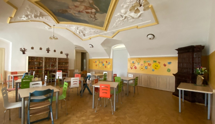 Liberecký kraj transformuje dětské domovy. Cílem je rodinný model