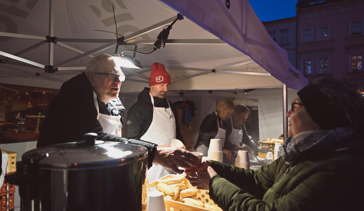 Hradec Králové místo ohňostroje sází na multimediální show, za pár hodin ji tady máme