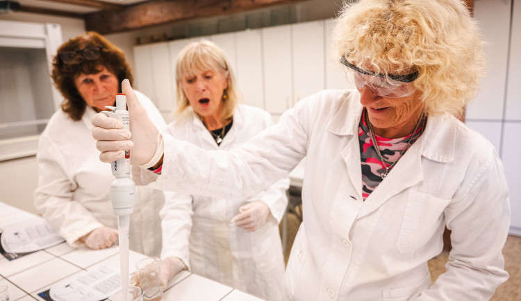 Blízká setkání třetího věku. Vzdělávací program spustil registrace