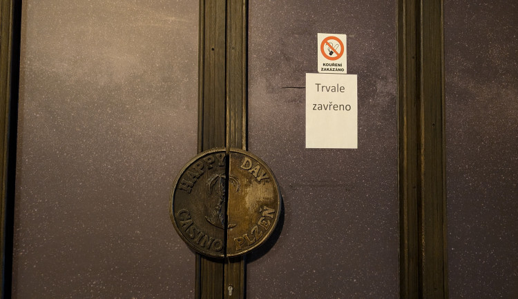 Do konce roku 2025 měl v Plzni skončit hazard. Některá kasina ale ještě nezhasla