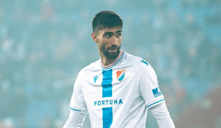 Bazaly opouští Georgios Kornezos